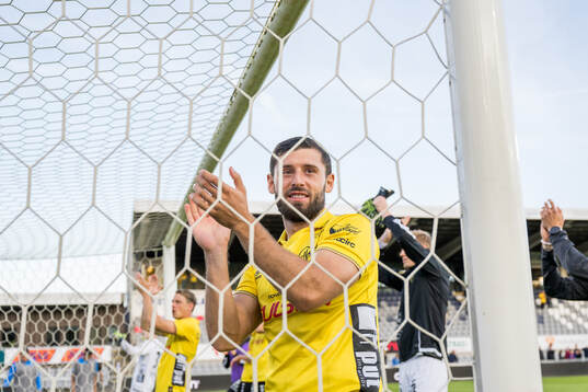 Elfsborgs Arber Zeneli jublar