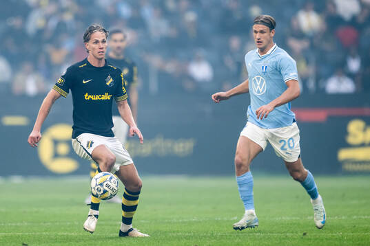 AIKs Onni Valakari och Malmö FFs Erik Botheim