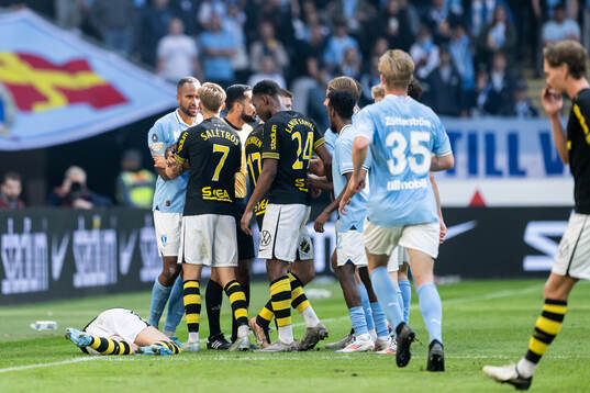 AIKs Alexander Milosevic och Anton Salétros samt Malmö
