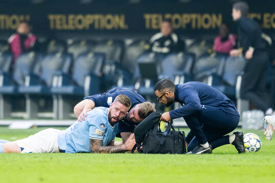 Malmö FFs Pontus Jansson har ont