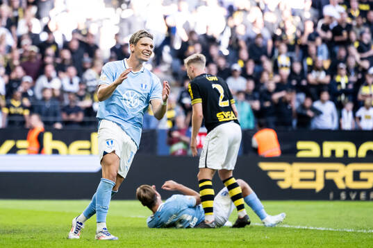 Malmö FFs Jens Stryger Larsen deppar