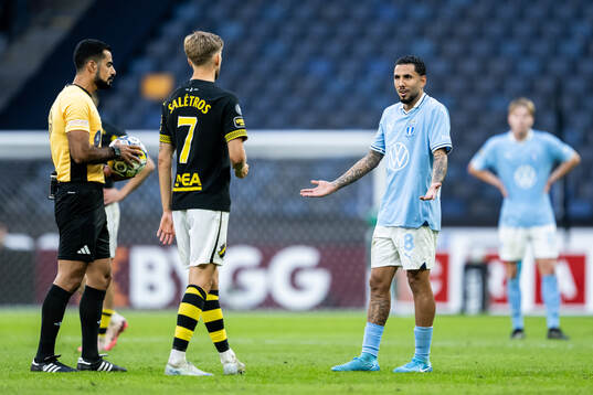 AIKs Anton Salétros och Malmö FFs Sergio Pena