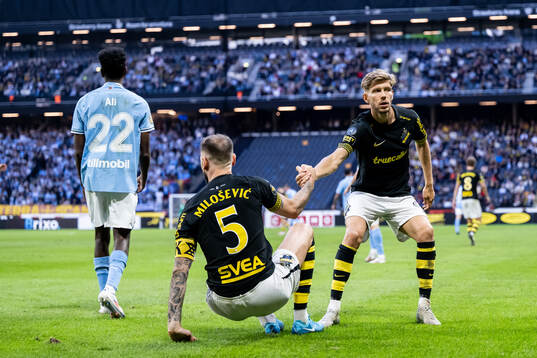 AIKs Alexander Milosevic och Anton Salétros