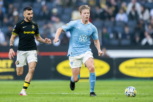 AIKs Ioannis Pittas och Malmö FFs Nils Zätterström