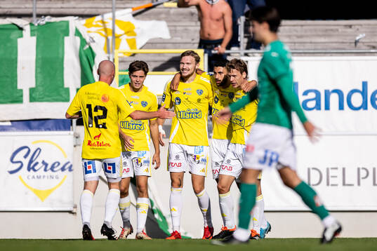 Bläddra bland fler bilder av Fotboll, Ettan södra, herr, Falkenberg - Jönköpings Södra