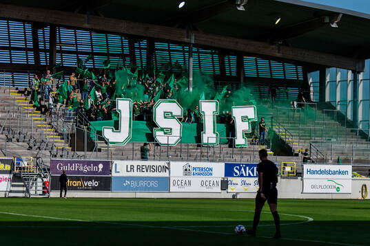 Jönköpings Södras supportrar med tifo