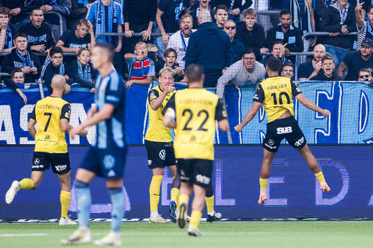 Mjällbys Nicklas Røjkjær jublar