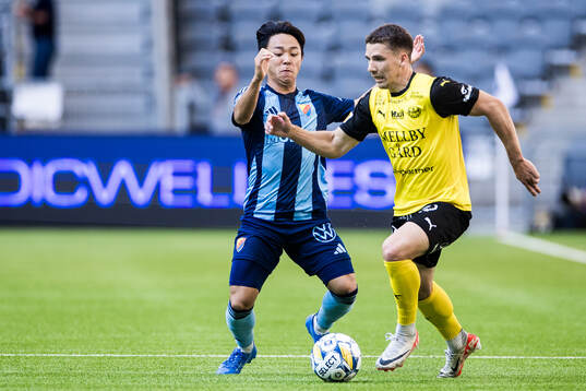Djurgårdens Keita Kosugi och Mjällbys Timo Stavitski