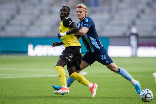 Mjällbys Abdoulie Manneh och Djurgården Tobias Gulliksen