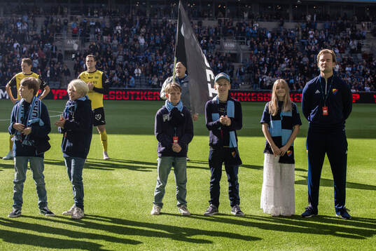 Unga supportrar till Djurgården