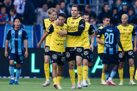 Mjällbys Nicklas Røjkjær och Jacob Bergström jublar