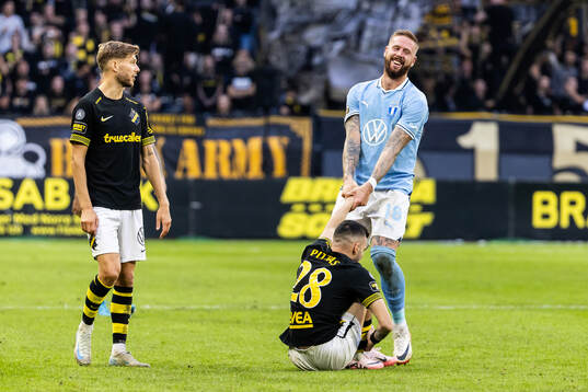 AIKs Ioannis Pittas och Malmö FFs Pontus Jansson