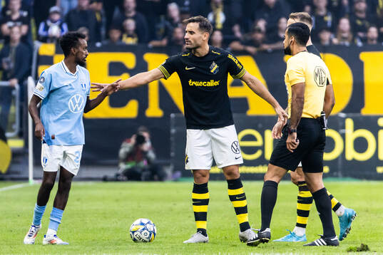 Malmö FFs Taha Ali och AIKs Sotirios Papagiannopoulos