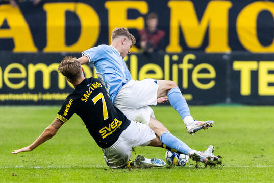 AIKs Anton Salétros och Malmö FFs Hugo Bolin