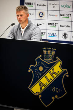 AIKs tränare Mikkjal Thomassen