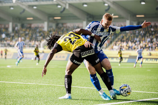 Häckens Jeremy Agbonifo och IFK Göteborgs Oscar Wendt