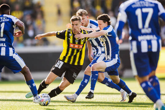 Häckens Samuel Leach Holm och IFK Göteborgs Kolbeinn