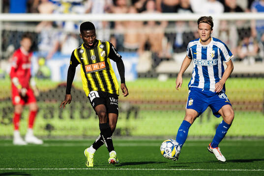 Häckens Akoua Romeo Amane och IFK Göteborgs August