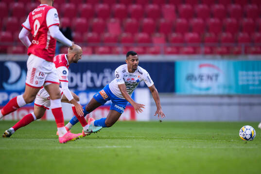 Kalmars Robert Gojani och Värnamos Luke Le Roux