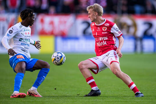 Värnamos Frank Junior Adjei och Kalmars Rony Jansson