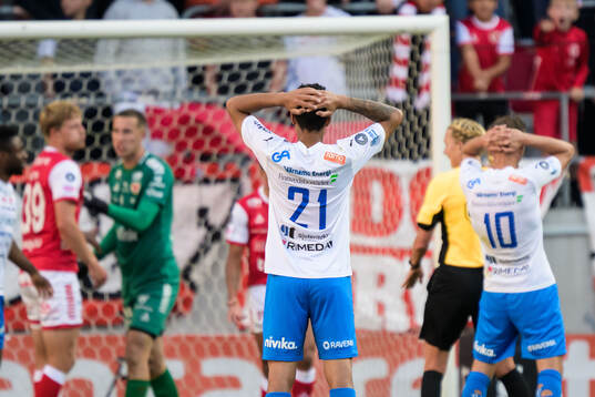 Värnamos Luke Le Roux och Ajdin Zeljkovic deppar