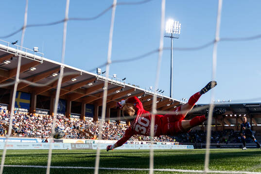 Sirius målvakt Jakob Tånnander släpper in 1-1