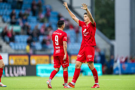 Niklas Fernando Castro of Brann celebrates