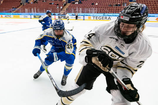 Leksands Vilma Nilsson och SDEs Mimmi Gill