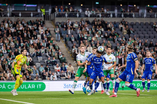 Hammarbys Victor Eriksson och IFK Norrköpings Jesper Ceesay
