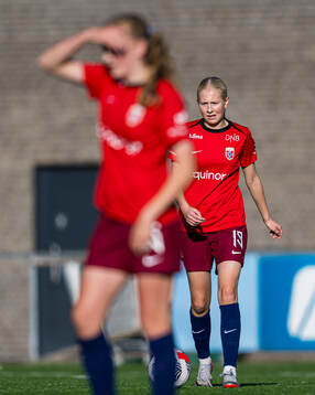 Stine Ariell Klæboe-Solemdal of Norway warms up