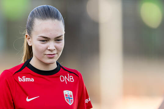 Agnes Castberg Stølan of Norway warms up