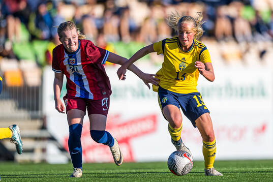 Maria Holtet of Norway and Stina Myrén of Sweden