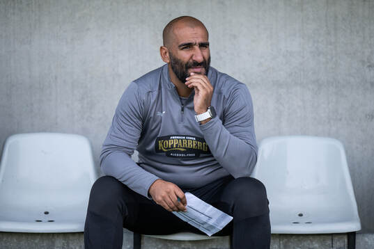 Head coach Mak Lind