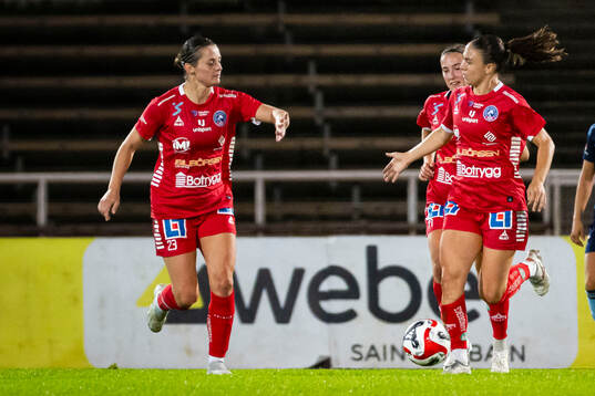 Linköpings Eshly Bakker och Delaney Baie Pridham jublar