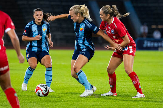 Djurgårdens Tove Almqvist och Linköpings Sara Eriksson