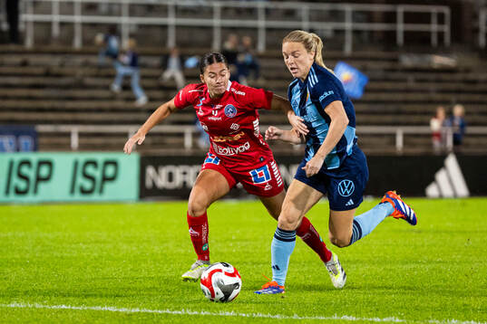 Linköpings Angela Beard och Djurgårdens Mimmi Larsson