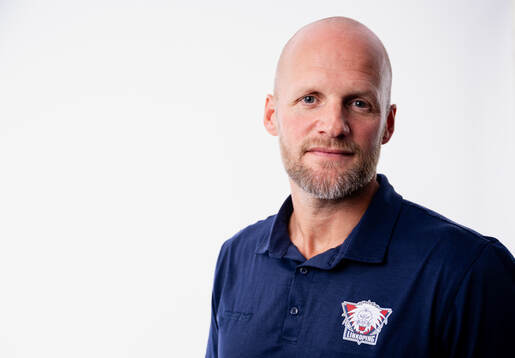 Linköpings assisterande sportchef Tony Mårtensson poserer