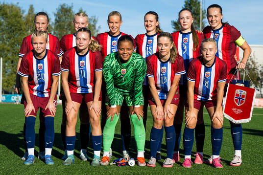 The starting eleven of Norway, from the top left; Karna