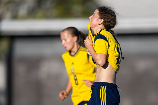 Inés Lorenius of Sweden looks dejected