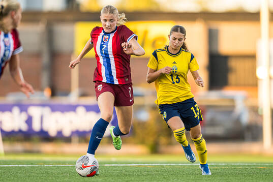 Celia Lind Halvorsen of Norway and Babylonya Betashur of