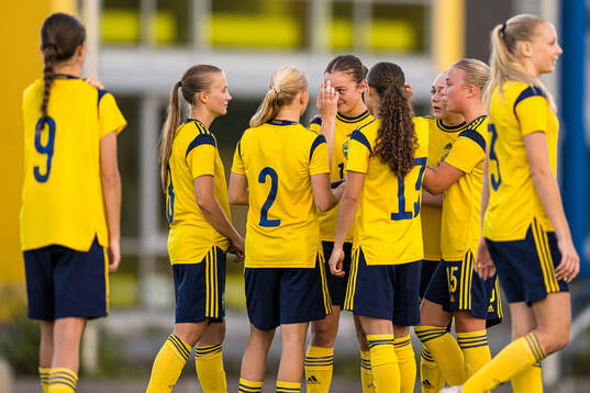 Ebba Hedman of Sweden looks dejected