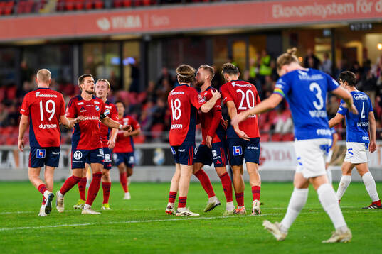 Östers spelare jublar