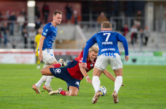 Östers Mattis Adolfsson och Trelleborgs Pierre Dahlin
