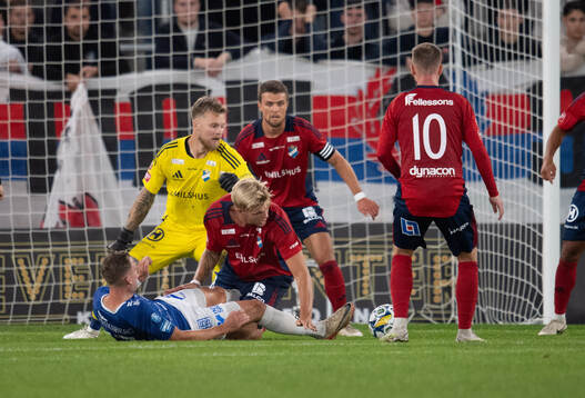 Östers målvakt Robin Wallinder och Mattis Adolfsson samt