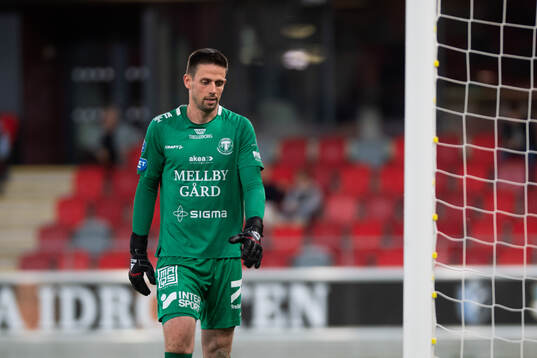 Trelleborgs målvakt Andreas Larsen deppar