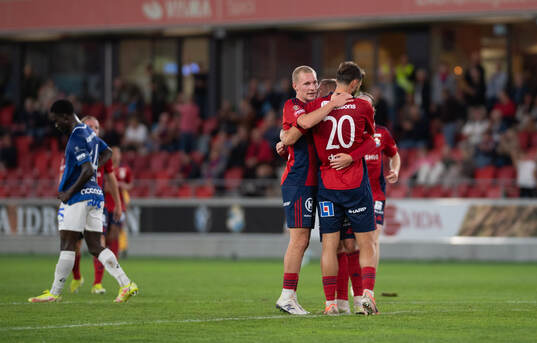 Östers spelare jublar