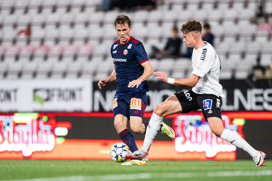 Sandvikens IFs Daniel Söderberg och Örebros Erik McCue