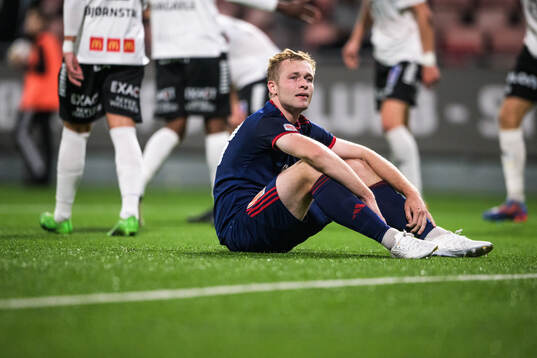 Sandvikens IFs James Joseph Kirby deppar