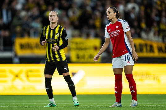 Filippa Curmark of Häcken and Rosa Kafaji of Arsenal