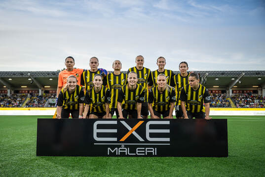 The startling eleven of Häcken poses for a group picture
